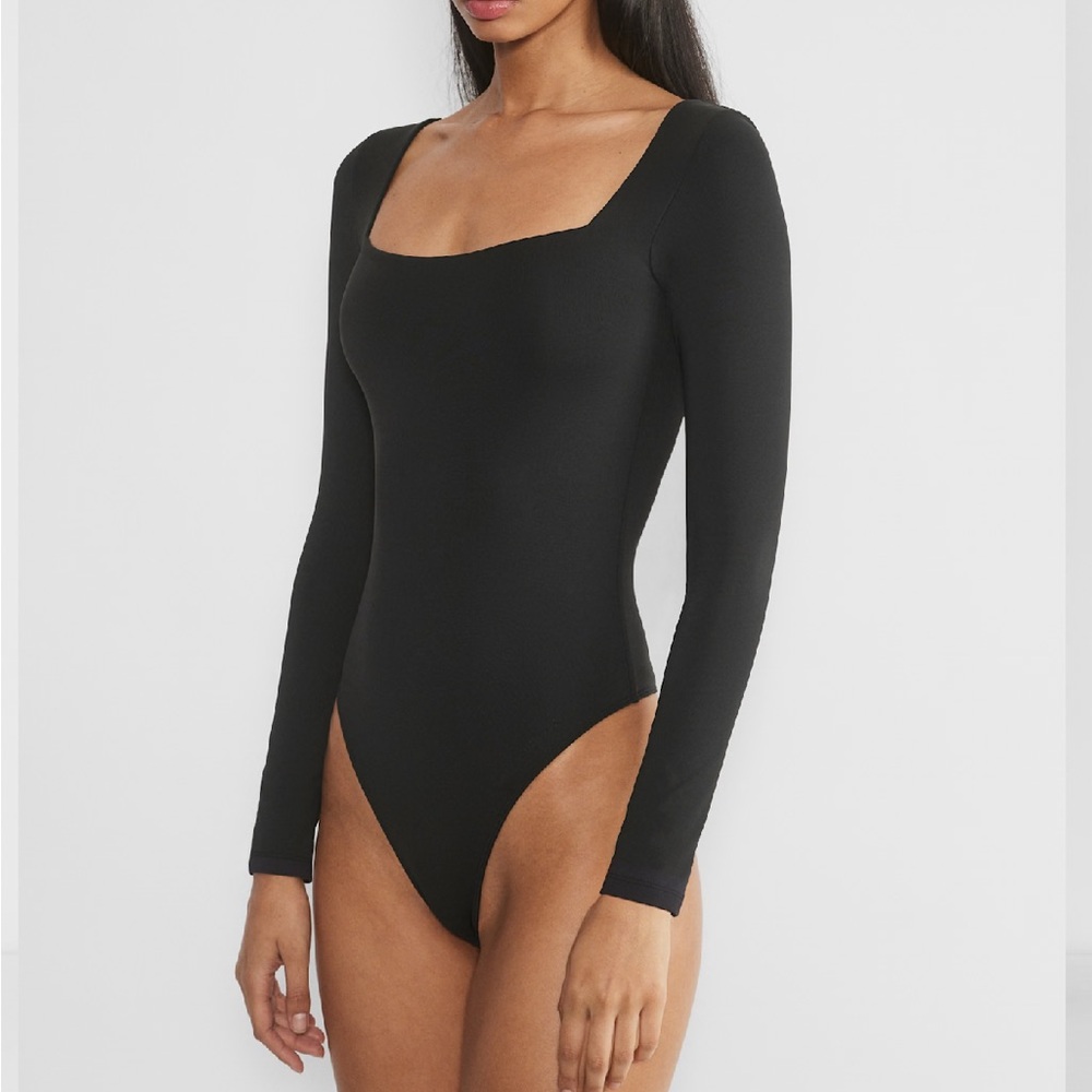 Aritzia Babaton Contour Squareneck Bodysuit in Black